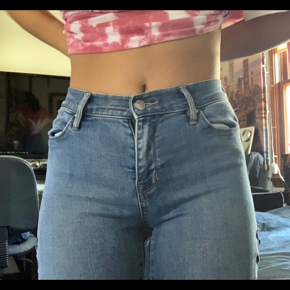 high-rise ankle jegging